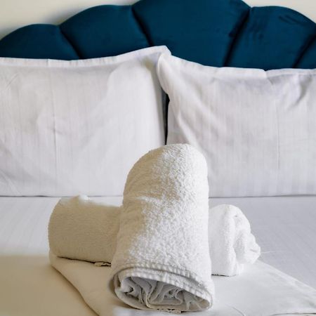 Luxury Suite Alezzi Beach Apartment Piscina Incalzita Sauna Jacuzzi Parking Navodari Luaran gambar