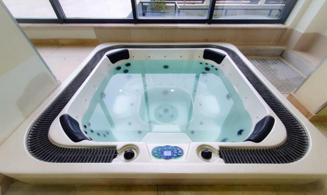 Luxury Suite Alezzi Beach Apartment Piscina Incalzita Sauna Jacuzzi Parking Navodari Luaran gambar