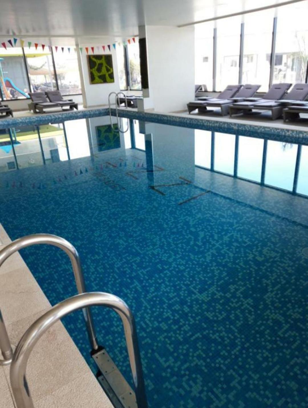 Luxury Suite Alezzi Beach Apartment Piscina Incalzita Sauna Jacuzzi Parking Navodari Luaran gambar